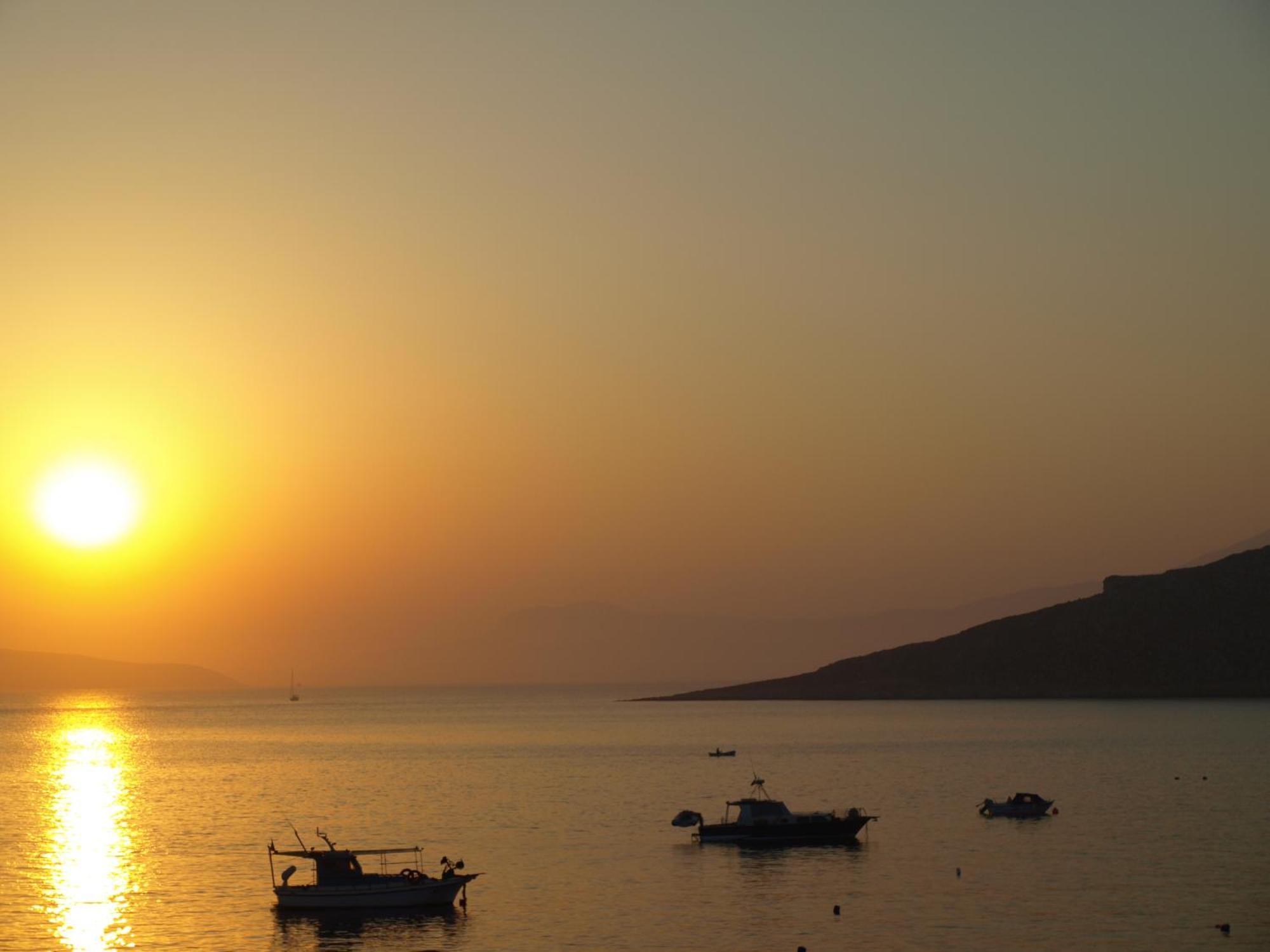 Atlantis Houses Chalki Town Exterior foto